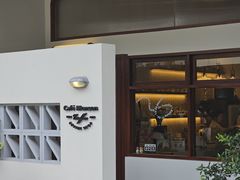 -Café Monson
