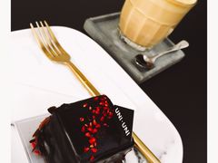 -UNI UNI(环亚凯瑟琳店)