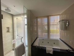 -三亚湾海居铂尔曼度假酒店