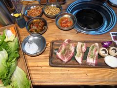 -青瓦炭韩潮烤肉(花园道店)