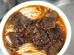 麻辣牛肉米线-正宗慈利米粉