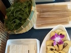 -鲜念蒸汽石锅鱼(红山6979店)