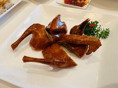 脆皮乳鸽-利苑酒家(合景国际金融广场店)