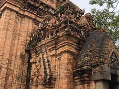 景点-婆萨努占婆塔