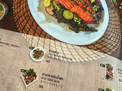 -Chom Cafe and Restaurant