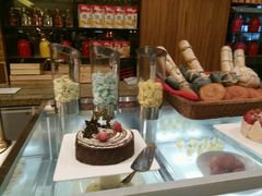 -华邑酒店·鲜艳全日自助餐厅