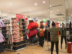 -优衣库(郑州丹尼斯大卫城店)