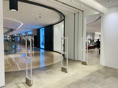 -URBAN REVIVO(上海中庚漫游城店)