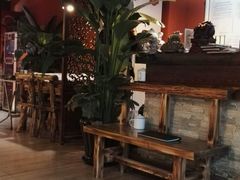 绿植-自贡盐帮菜·玩辣餐厅(樱花园西街店)