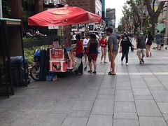 -詹爷爷乌节路街头冰淇淋