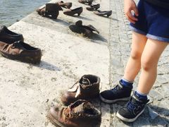 -多瑙河畔鞋履雕塑