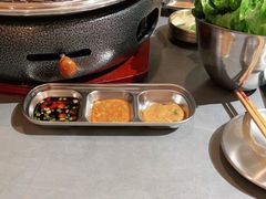 -围炉肉舍•炭烤活鳗•丹东海鲜烤肉(步行街店)