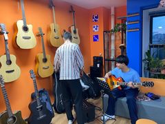 -八度音乐吉他教室(汉广店)