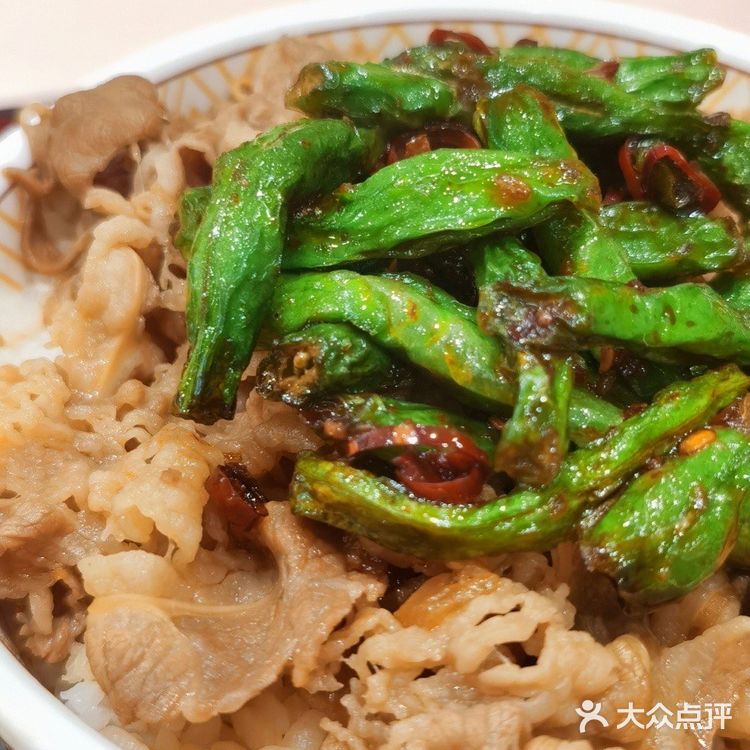 牛肉饭套餐来一份