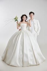 -至臻微拉婚纱摄影