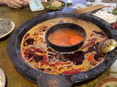 -黄潇洒老火锅(九眼桥宏济巷店)
