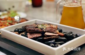 Pure Raw Flame-grilled Angus Steak