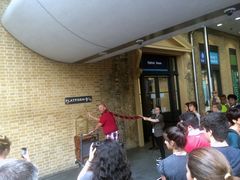 -九又四分之三站台哈利波特商店