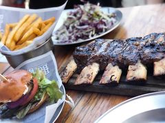 -Ribs & Burgers The Rocks