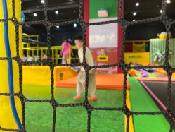 -蹦蹦跳跳(新奥购物中心店)