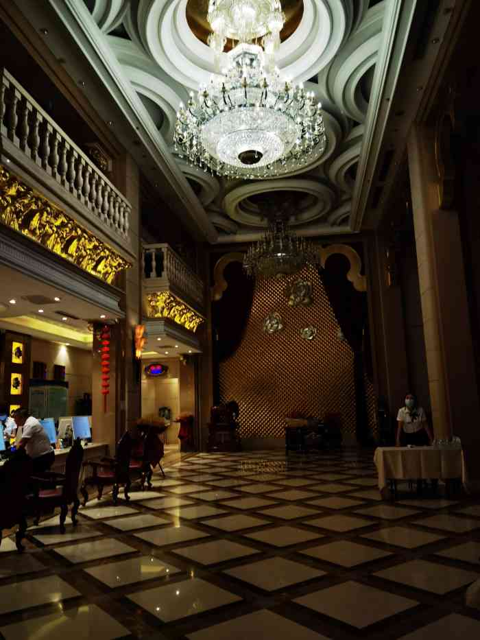 银河汇沐浴宾馆(火车站店)-"环境不错,卫生有待提高.菜小贵.