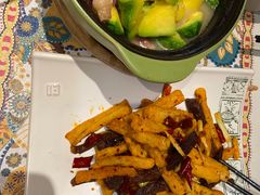 -云海肴·汽锅鸡·云南菜(天山百盛优客店)