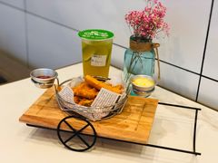 三莓芝芝-摩托仔茶饮烧烤