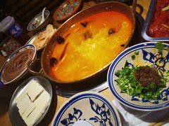 -洱火云南酸菜牛肉火锅(石景山当代商城店)