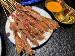 -何妹湿辣牛肉·粤式烧烤砂煲(桂雅路店)