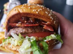 -The Habit Burger Grill 哈比特汉堡(世博店)