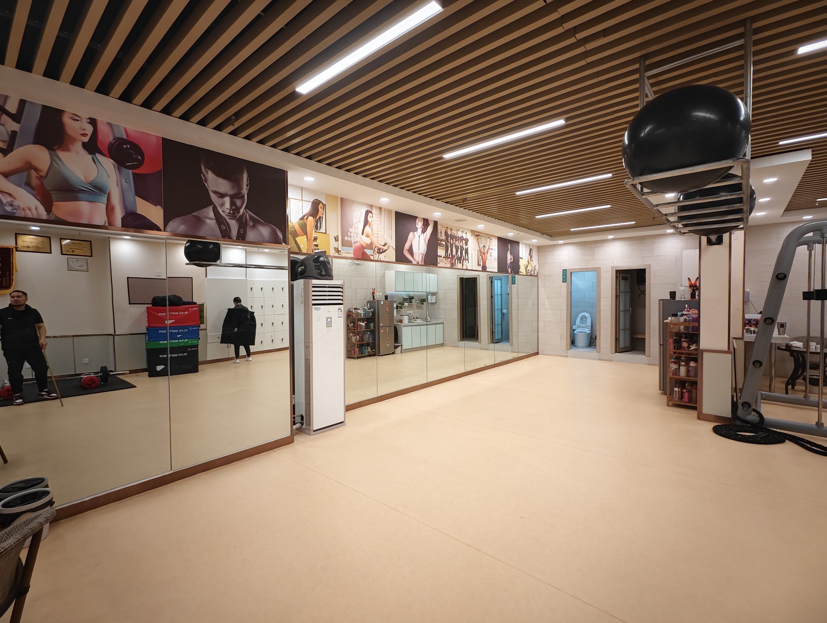 教练知识储备很丰富,环境人不多也蛮安静滴