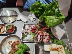 -围炉肉舍•炭烤活鳗•丹东海鲜烤肉(步行街店)