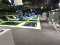 -反弹蹦床公园·亲子乐园·团建·派对(青岛融创茂店)