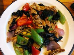 -闯关东东北农家菜(崂山石老人店)