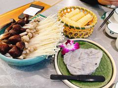 -品也·鲍鱼鸡火锅(皇庭广场店)