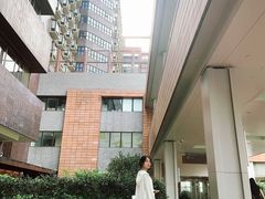 -香港大学