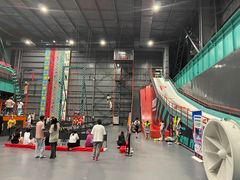 -极限PLAY运动娱乐新世界·团建派对潮玩休闲馆·室内蹦极高空游乐园