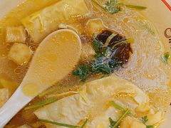 -小杨生煎(金山百联购物中心3楼店)