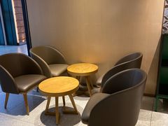 用餐区-星巴克臻选(上海中环广场2F店)