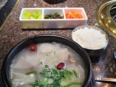 牛尾汤-正苑26年海鲜烤肉•牛尾汤汤饭(东港店)