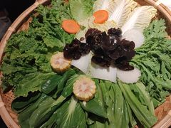 -尚尚仙·酸汤猪手·猪肚鸡火锅(华联万柳购物中心店)