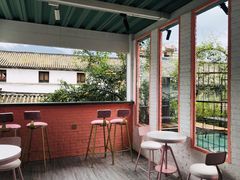 -喵屿·大理花园猫咖