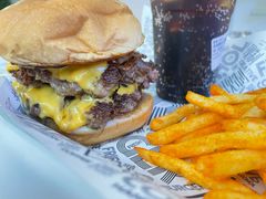 -TRIPS BURGER(大钟寺店)