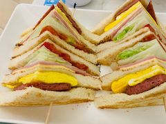 公司三文治伴薯条-翠华餐厅(香港国际机场店)