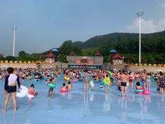 -汤山欢乐水世界