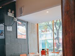 -阿瓦山寨·湘菜现炒·剁椒鱼头王(咸阳总店)