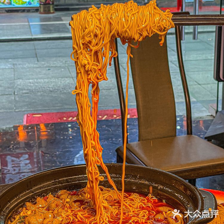 深圳这家肥肠煲吃一次就爱[爱心]上，我想天天来吃 