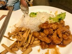 -意卡菲·欢乐聚会餐厅(华侨店)