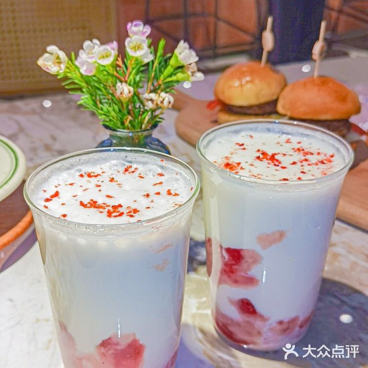 武商梦时代这家浪漫的花园餐厅，美食美景一绝，去一次就爱上！
