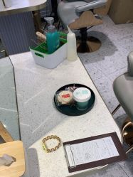 -PE SALON 